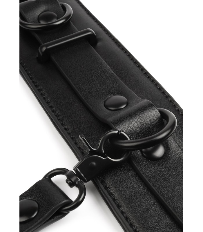 Accessoire cuir poignets homme pour soumission radicale