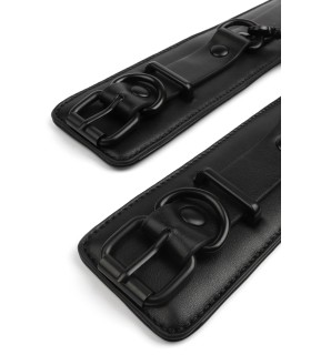 Menottes poignets homme cuir pour contrôle sans limite